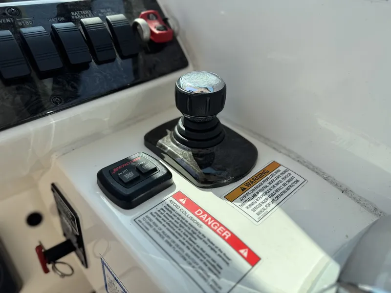 Slide: The Image of Sea Ray 410 SUNDANCER 2014 - 3