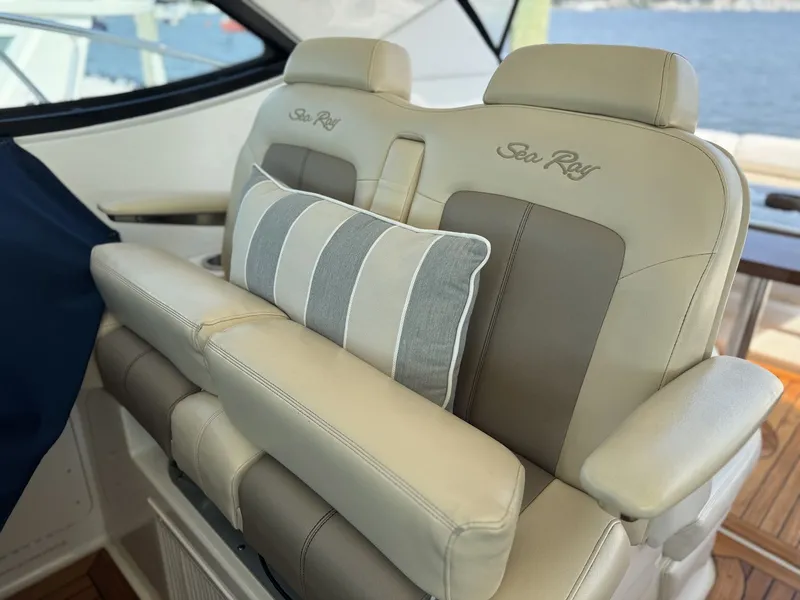 Slide: The Image of Sea Ray 410 SUNDANCER 2014 - 4