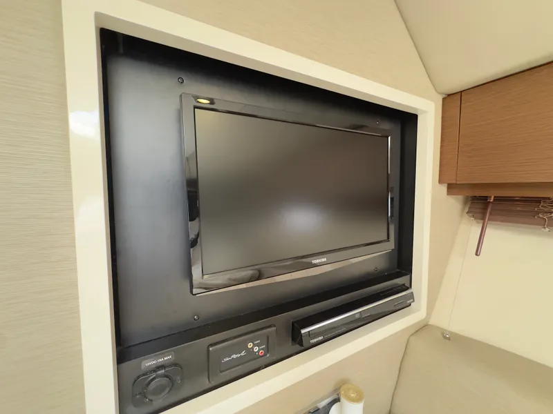 Slide: The Image of Sea Ray 410 SUNDANCER 2014 - 41