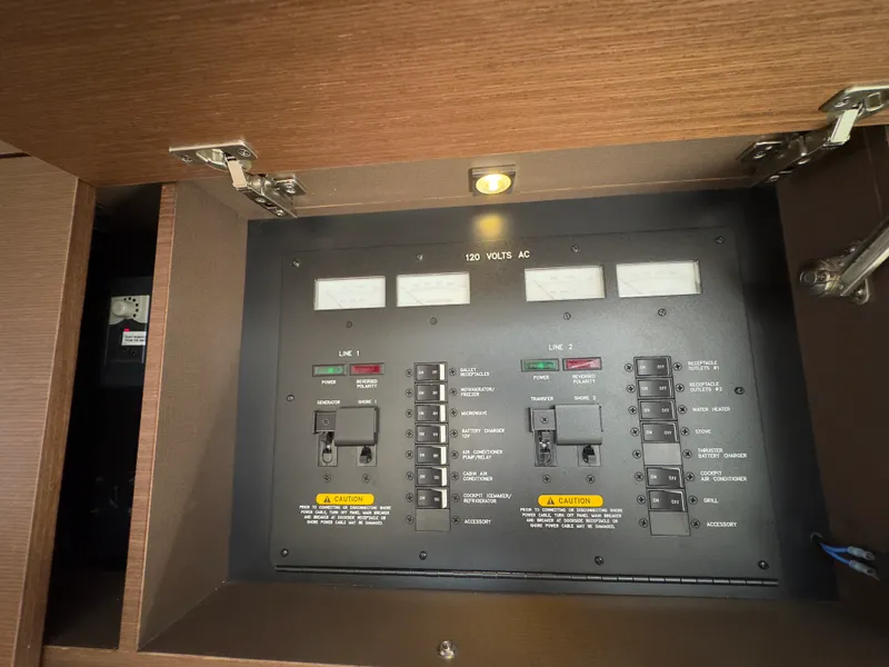 Slide: The Image of Sea Ray 410 SUNDANCER 2014 - 54