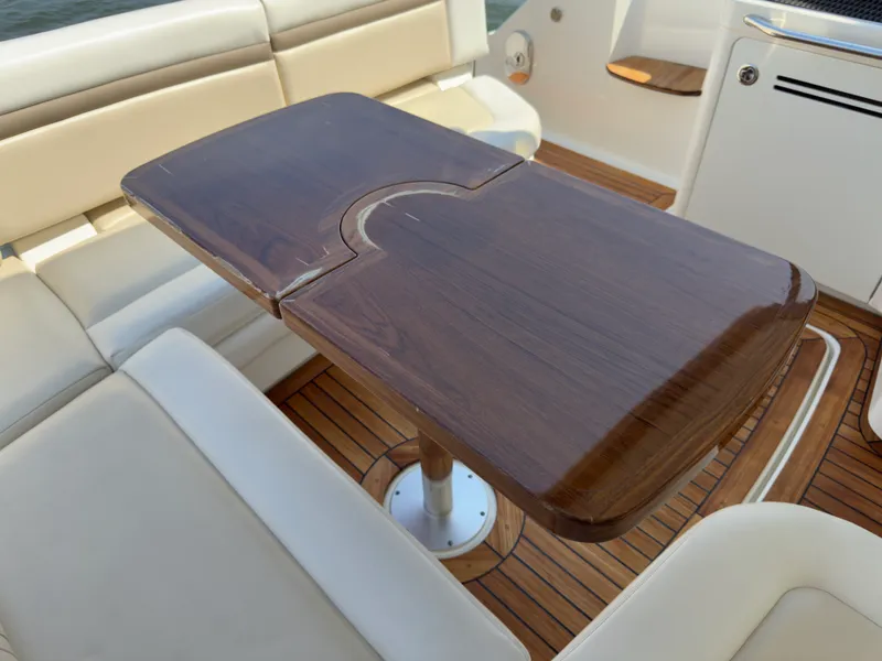 Slide: The Image of Sea Ray 410 SUNDANCER 2014 - 60