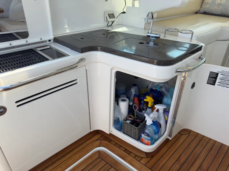 Slide: The Image of Sea Ray 410 SUNDANCER 2014 - 71