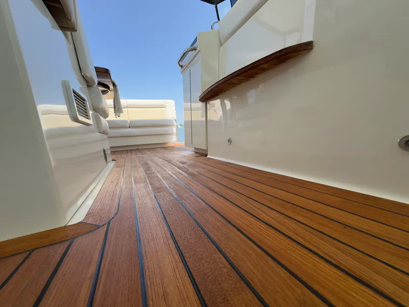 Slide: The Image of Sea Ray 410 SUNDANCER 2014 - 84