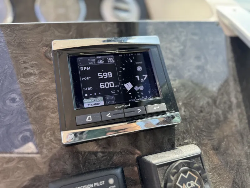 Slide: The Image of Sea Ray 410 SUNDANCER 2014 - 91