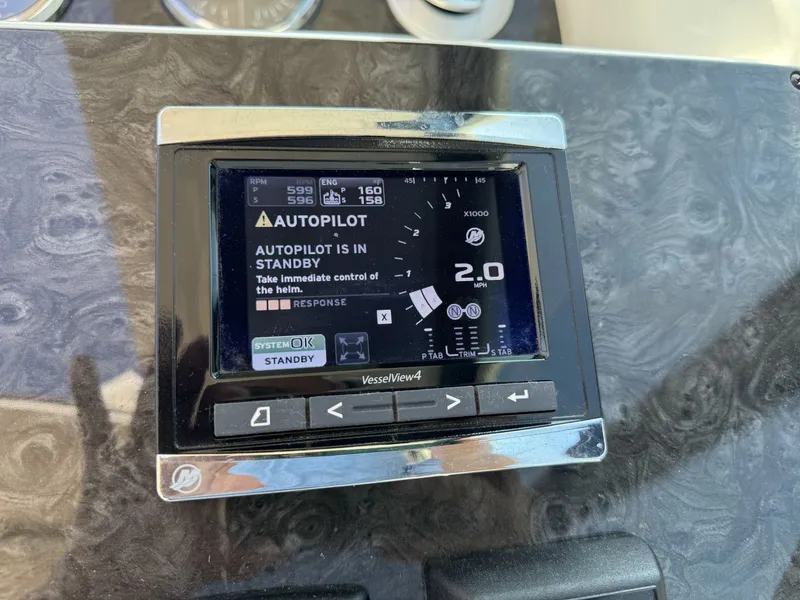 Slide: The Image of Sea Ray 410 SUNDANCER 2014 - 97