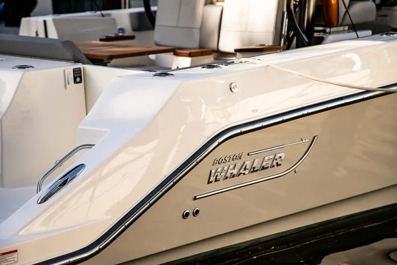Slide: The Image of Boston Whaler 360 OUTRAGE 2023 - 27