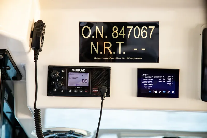 Slide: The Image of Boston Whaler 360 OUTRAGE 2023 - 33