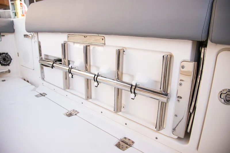 Slide: The Image of Boston Whaler 360 OUTRAGE 2023 - 34