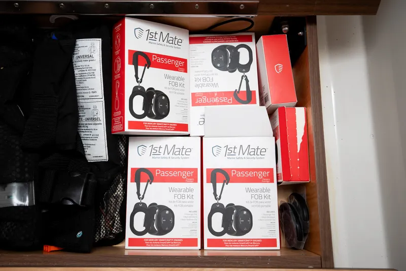 Slide: The Image of Boston Whaler 360 OUTRAGE 2023 - 36