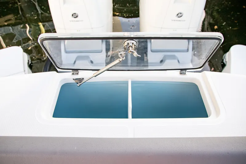 Slide: The Image of Boston Whaler 360 OUTRAGE 2023 - 38