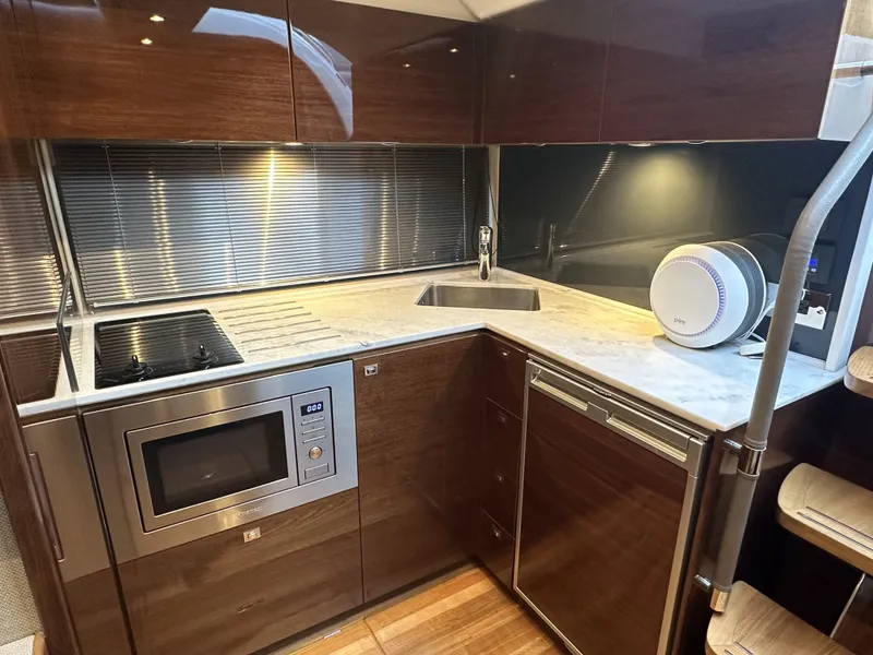 Slide: The Image of Princess V40 2019 - 16