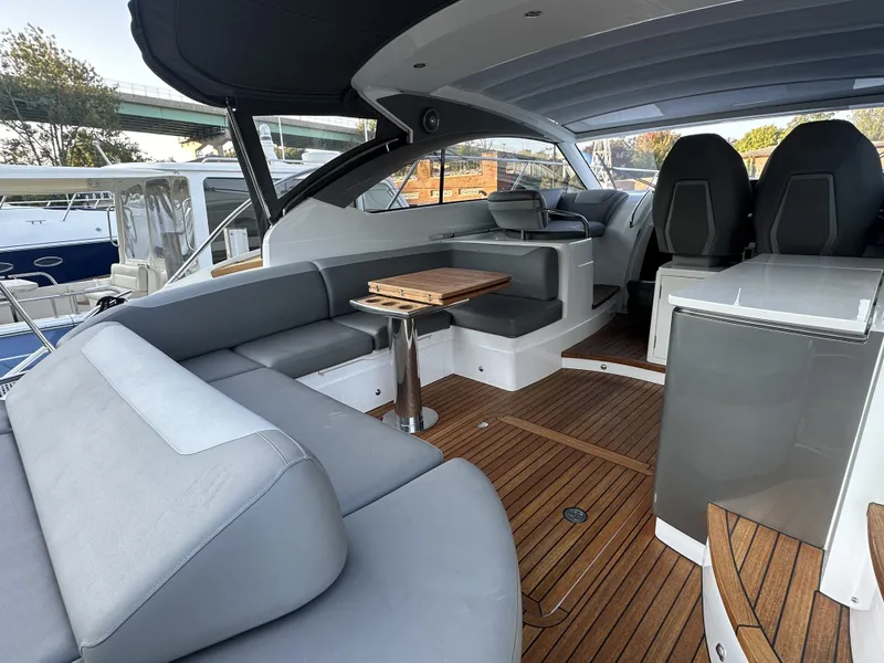 Slide: The Image of Princess V40 2019 - 6