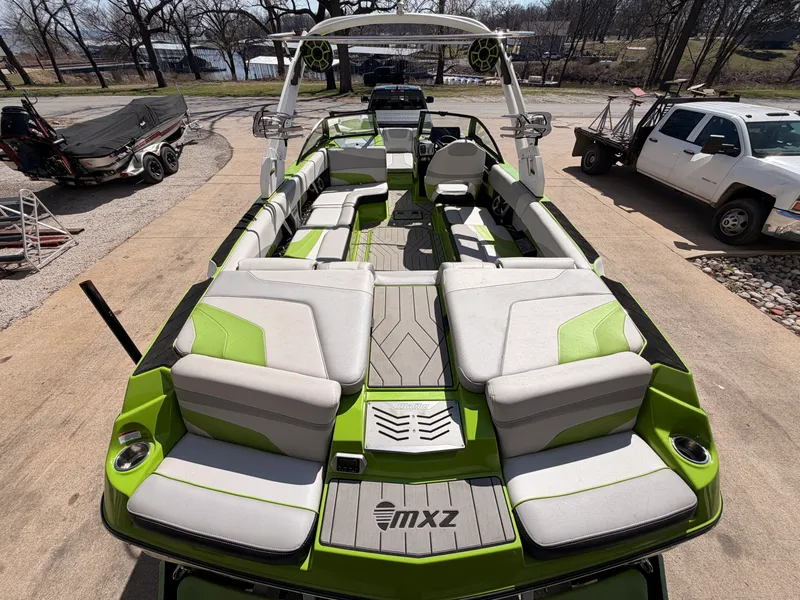 Slide: The Image of Malibu WAKESETTER 24 MXZ 2018 - 10