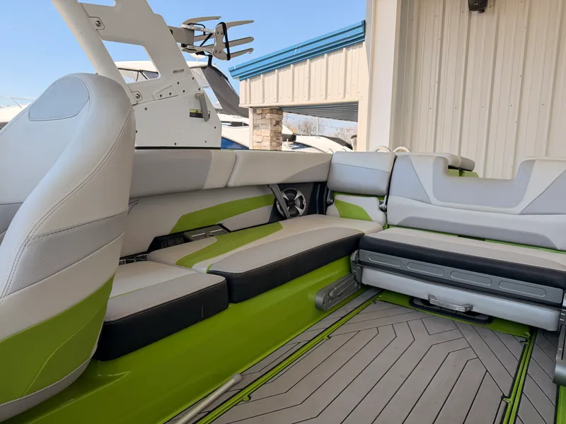 Slide: The Image of Malibu WAKESETTER 24 MXZ 2018 - 11