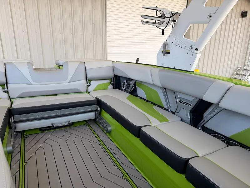 Slide: The Image of Malibu WAKESETTER 24 MXZ 2018 - 12