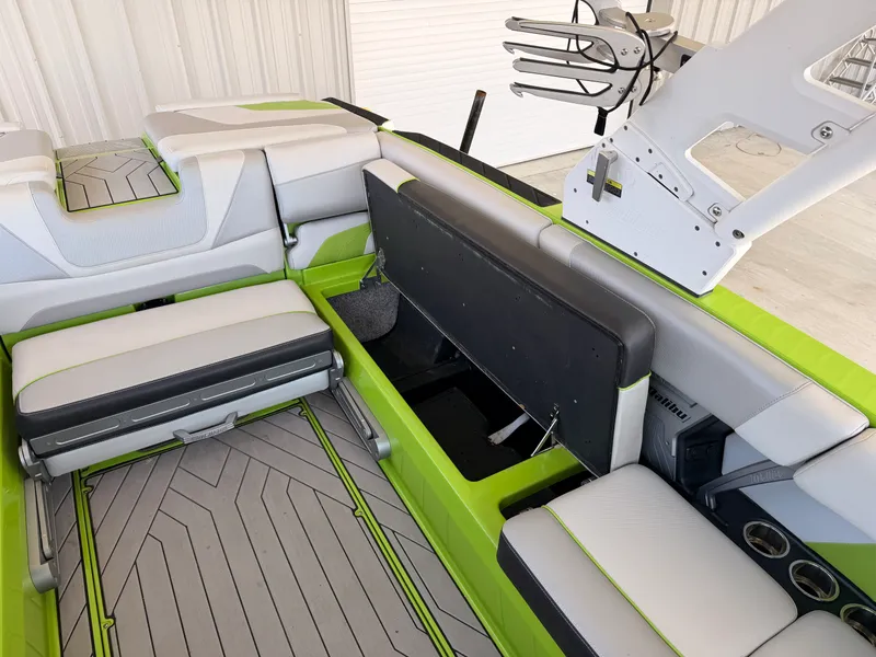 Slide: The Image of Malibu WAKESETTER 24 MXZ 2018 - 13