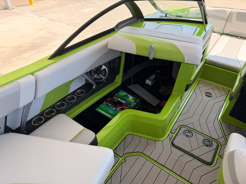 Slide: The Image of Malibu WAKESETTER 24 MXZ 2018 - 16