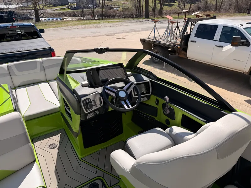 Slide: The Image of Malibu WAKESETTER 24 MXZ 2018 - 7