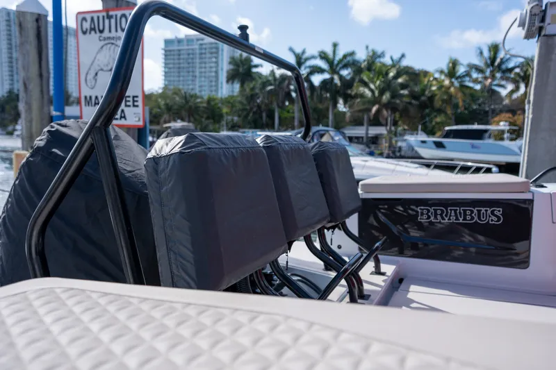 Slide: The Image of Axopar SHADOW 900ST 2023 - 11