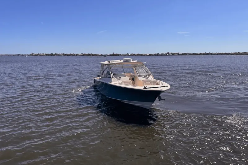 Slide: The Image of Grady-White Freedom 335 2019 - 4