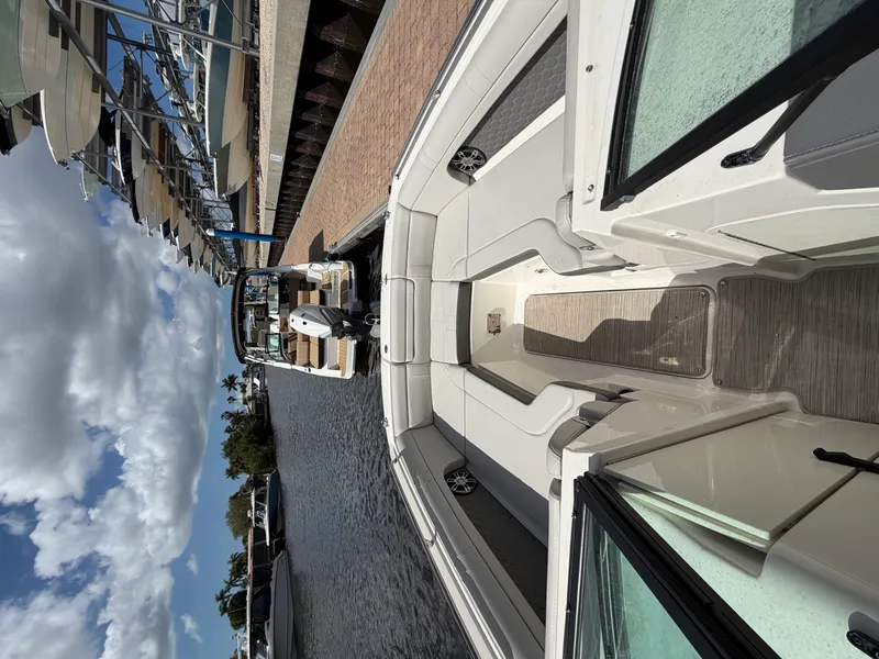 Slide: The Image of Sea Ray 270SD OB 2024 - 11