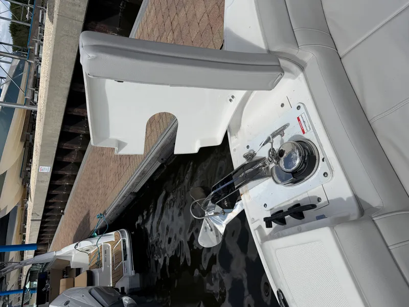 Slide: The Image of Sea Ray 270SD OB 2024 - 14