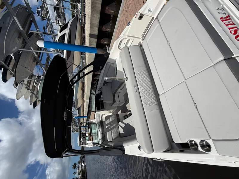 Slide: The Image of Sea Ray 270SD OB 2024 - 19