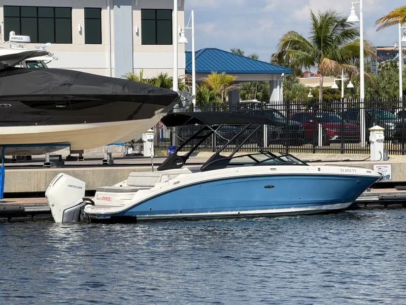 Slide: The Image of Sea Ray 270SD OB 2024 - 32