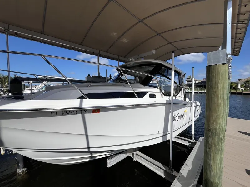 Slide: The Image of Boston Whaler 325 CONQUEST 2023 - 2