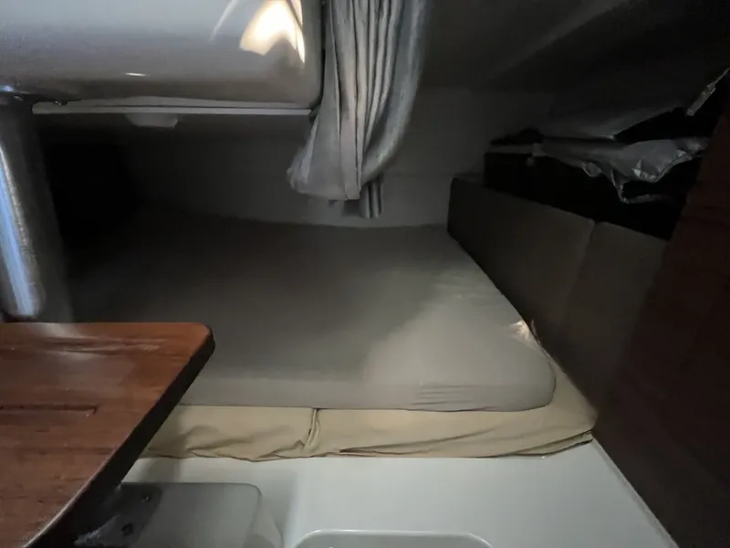 Slide: The Image of Boston Whaler 325 CONQUEST 2023 - 38