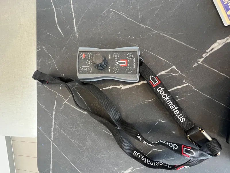 Slide: The Image of Azimut 50 FLY 2023 - 10