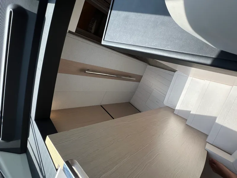 Slide: The Image of Azimut 50 FLY 2023 - 17