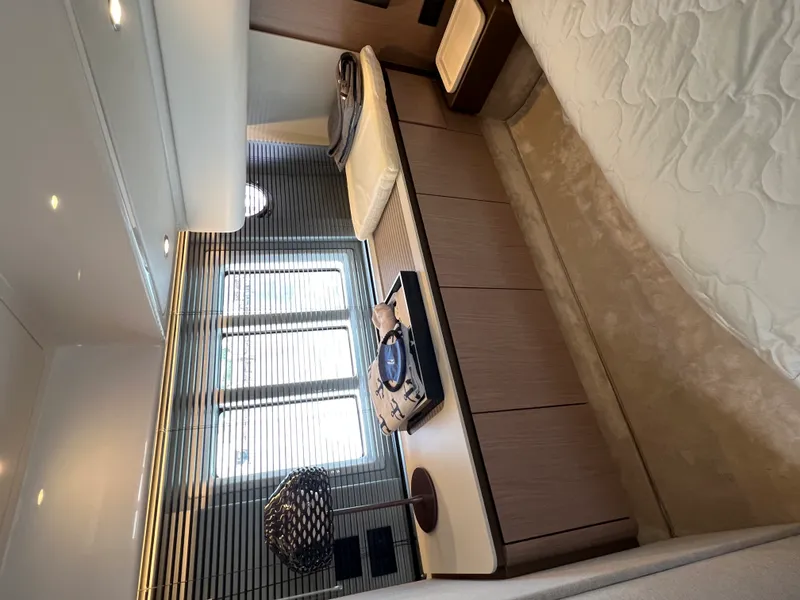 Slide: The Image of Azimut 50 FLY 2023 - 20