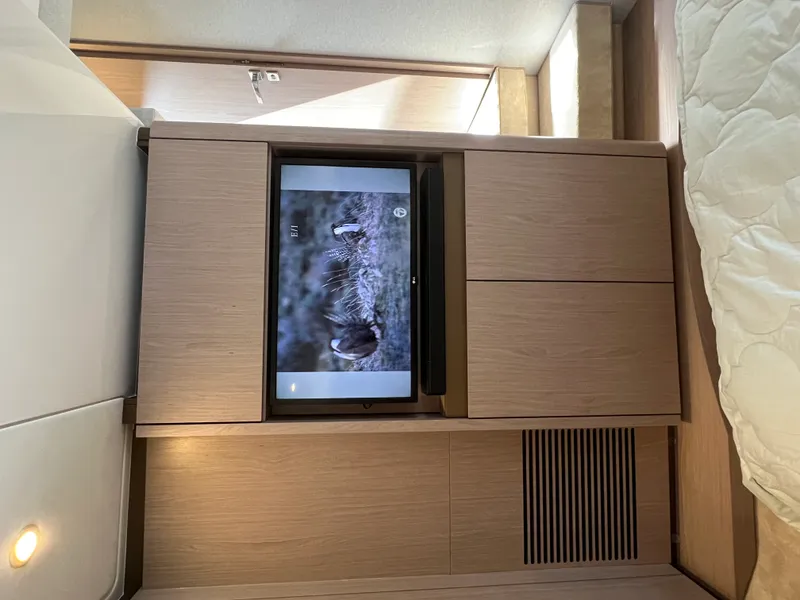 Slide: The Image of Azimut 50 FLY 2023 - 22