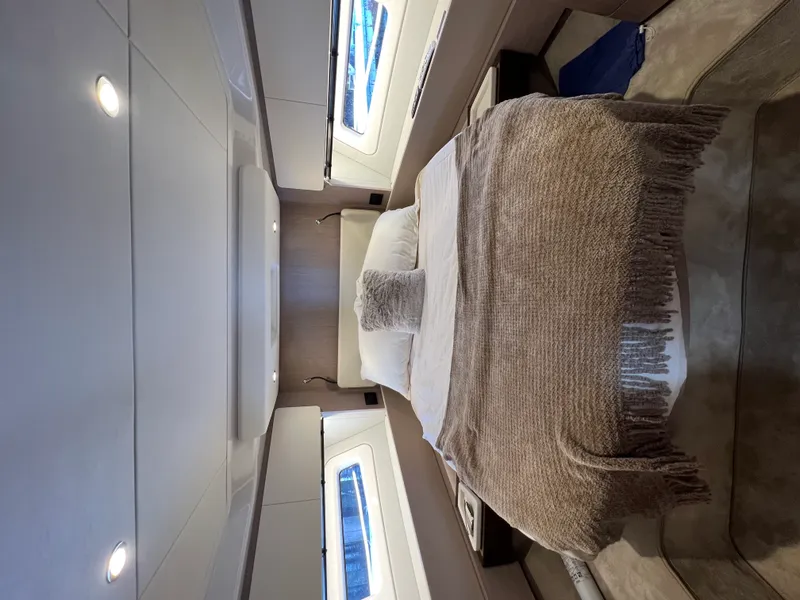 Slide: The Image of Azimut 50 FLY 2023 - 28