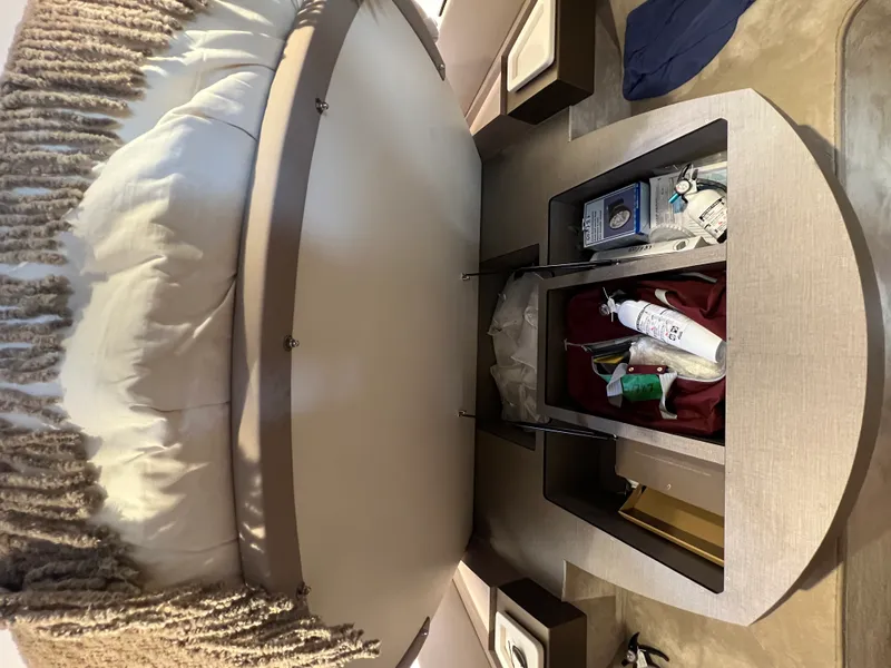 Slide: The Image of Azimut 50 FLY 2023 - 29