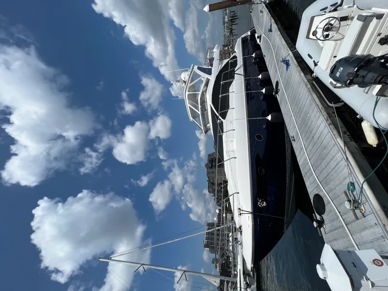 Slide: The Image of Azimut 50 FLY 2023 - 3