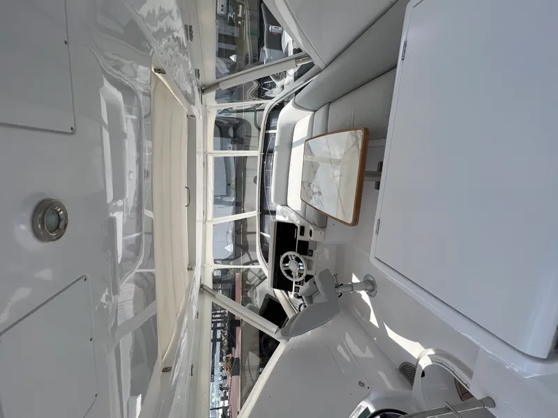 Slide: The Image of Azimut 50 FLY 2023 - 35