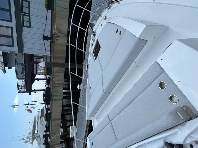 Slide: The Image of Azimut 50 FLY 2023 - 40