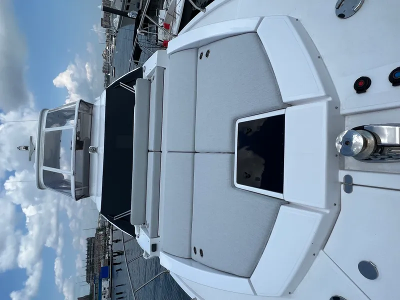 Slide: The Image of Azimut 50 FLY 2023 - 41