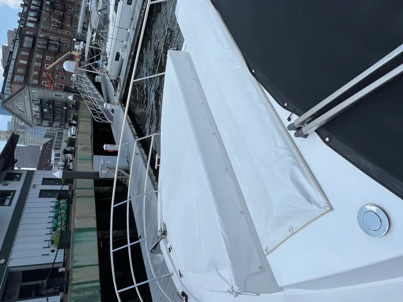 Slide: The Image of Azimut 50 FLY 2023 - 43