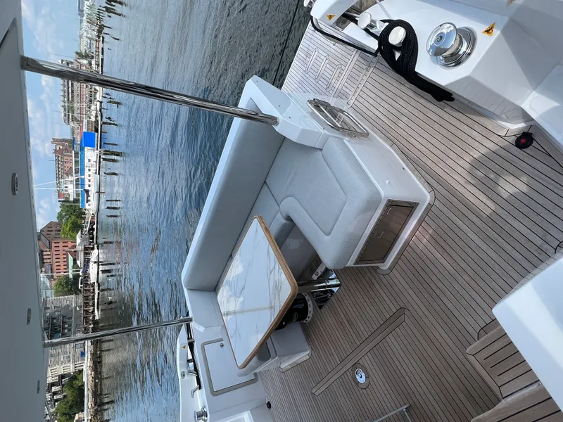 Slide: The Image of Azimut 50 FLY 2023 - 44