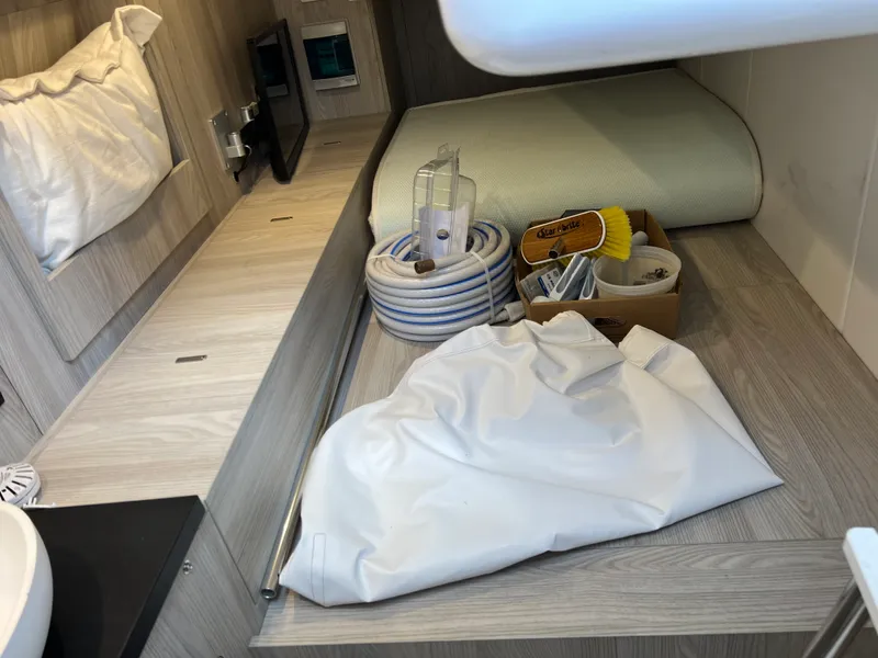 Slide: The Image of Azimut 50 FLY 2023 - 47