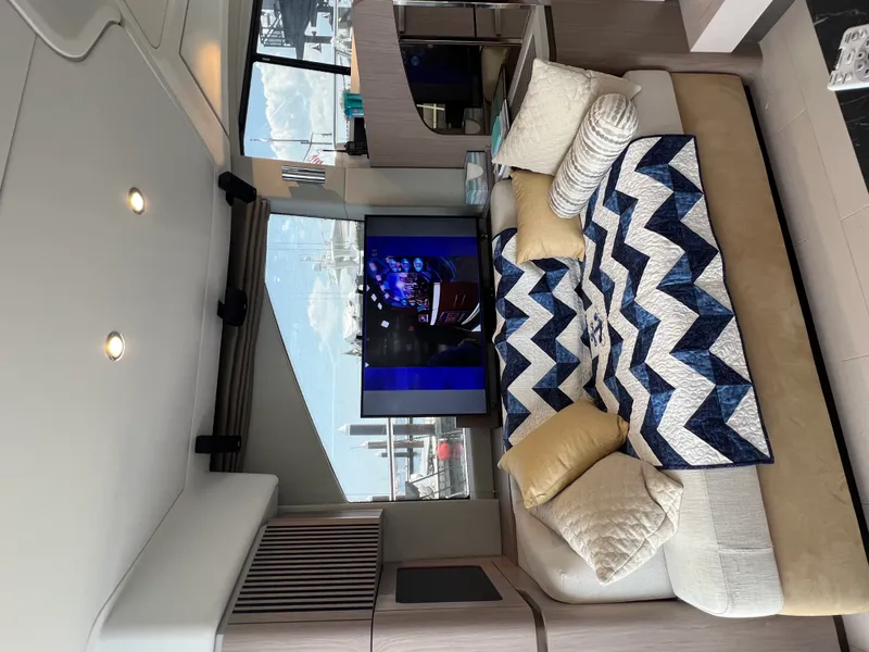 Slide: The Image of Azimut 50 FLY 2023 - 9