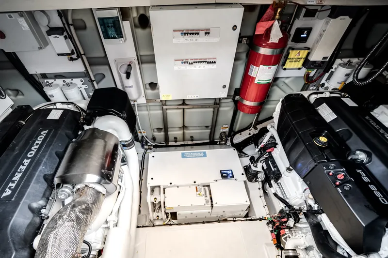 Slide: The Image of Azimut Fly 53 2026 - 59