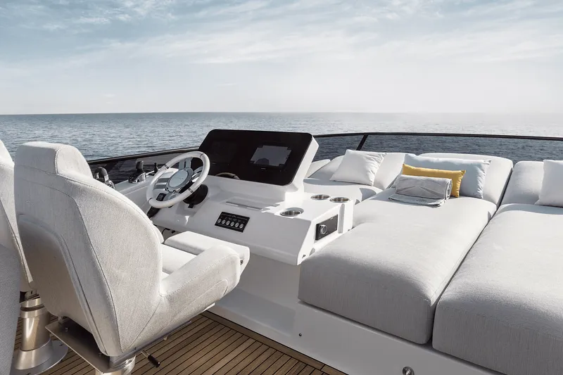 Slide: The Image of Azimut Fly 53 2026 - 19