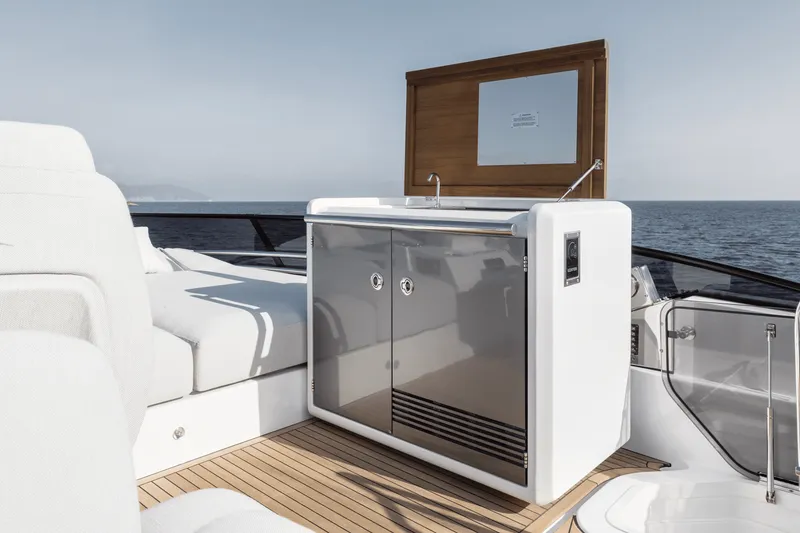 Slide: The Image of Azimut Fly 53 2026 - 22