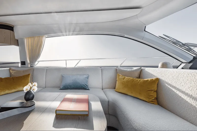 Slide: The Image of Azimut Fly 53 2026 - 25