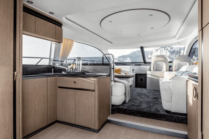 Slide: The Image of Azimut Fly 53 2026 - 27