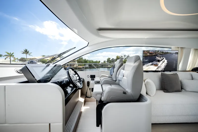Slide: The Image of Azimut Fly 53 2026 - 29